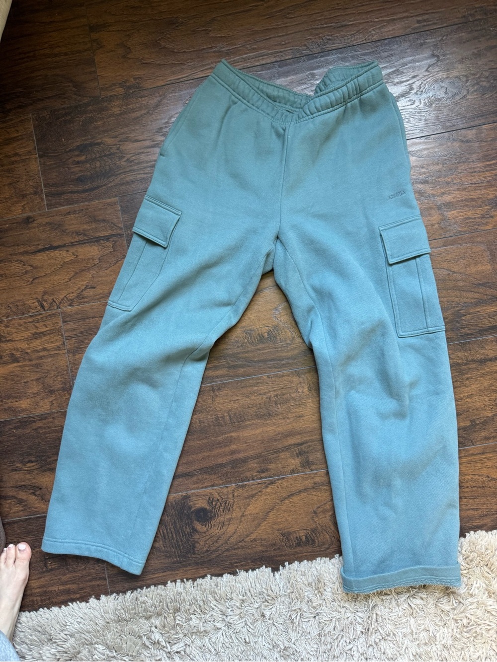 ARITZIA Cargo Sweatpants - Sage Green